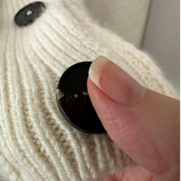 Jil Sander Cream V-Neck Button Long Sleeve Knit Sweater 40 / 8 - Picture 9 of 16